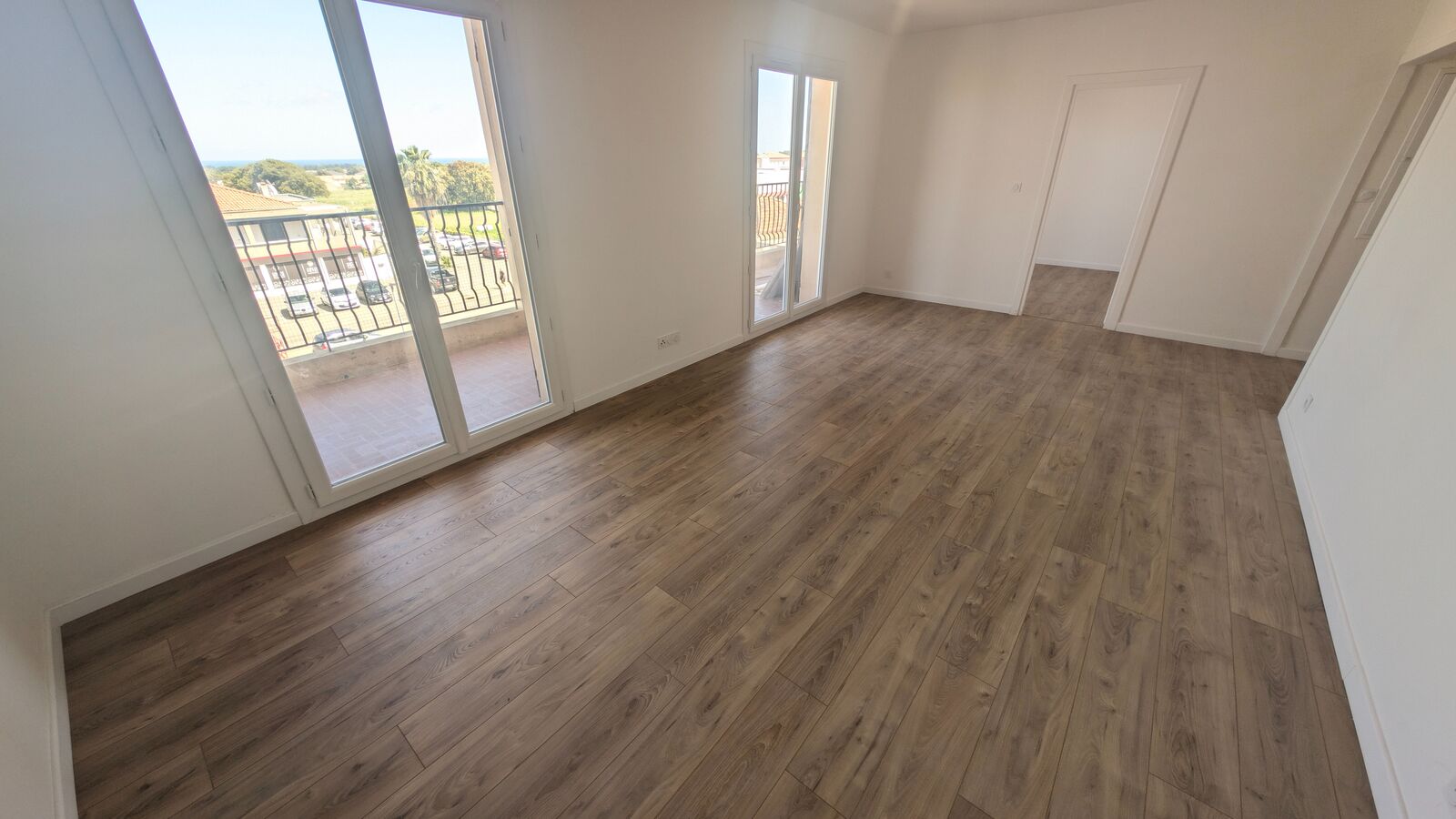 Pièce avec vue balcon